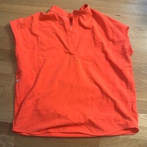 Figs top size small. Sold out color.